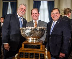 Les Carabins reçus à l'Assemblée nationale du Québec