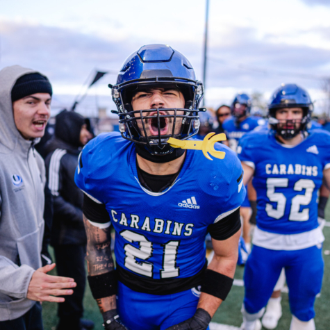 Six Carabins au défi Est-Ouest