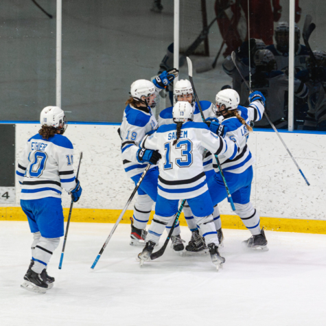 Proulx voit double, les Carabins l'emportent