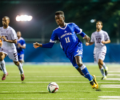 Les Carabins remportent un duel offensif