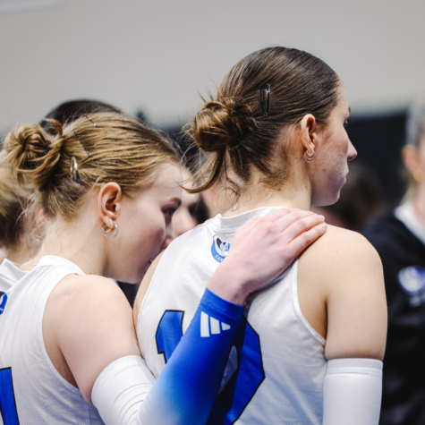 Les Thunderbirds mettent fin à la saison des Carabins