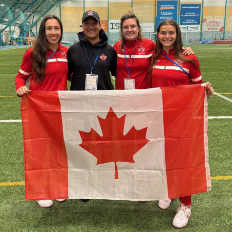 Des membres de la famille Carabins au Championnat du mondede flag football 2024