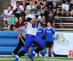 Les Carabins neutralisent les Redmen et l'emportent 28 à 3