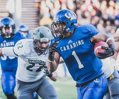 Les Carabins ont le dessus 37-33 sur Wilfrid Laurier