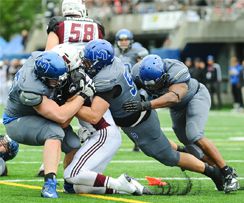 La défense des Carabins maltraite les Huskies dans une victoire de 29-10