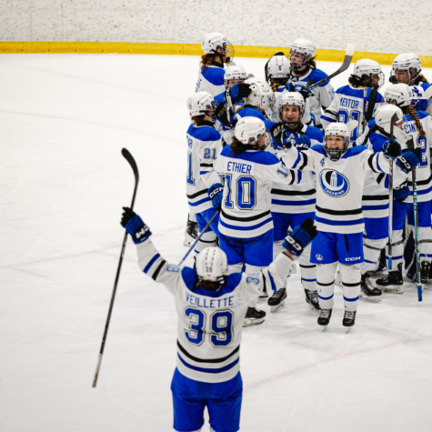 Pluie de casquettes pour Veillette